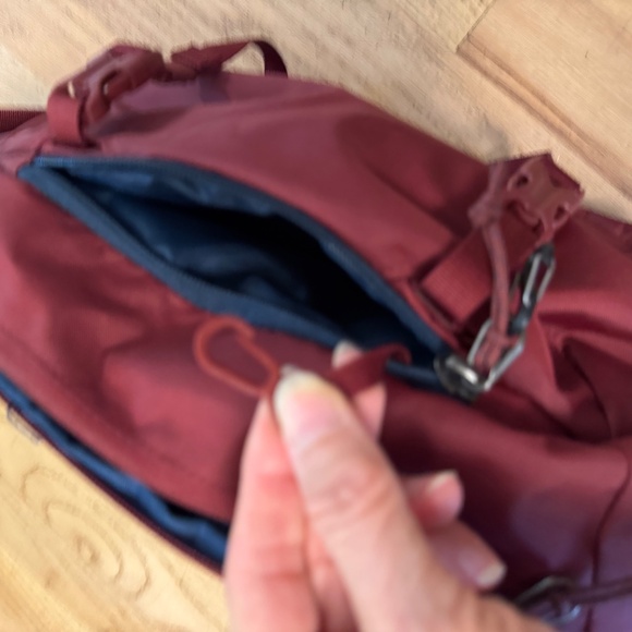 Patagonia Atom Sling Bag - Picture 5 of 7